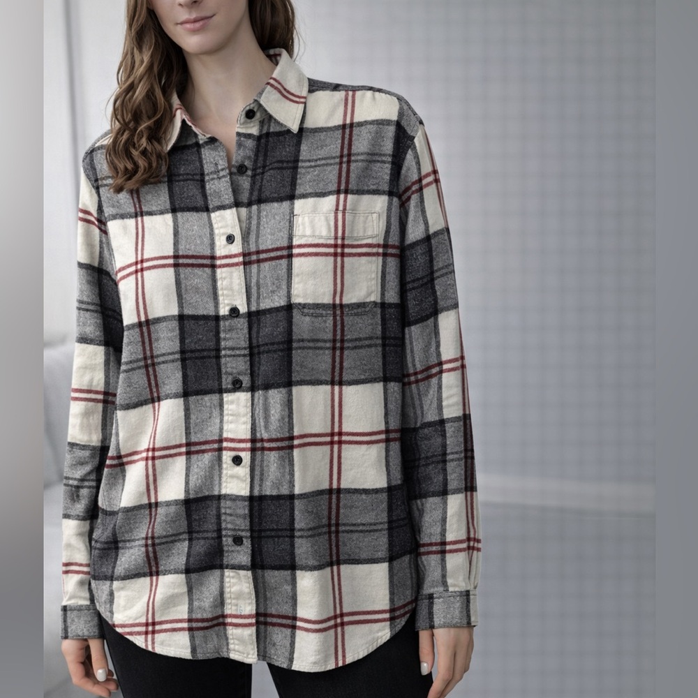 068. Roots Gray and Red Plaid Shirt.